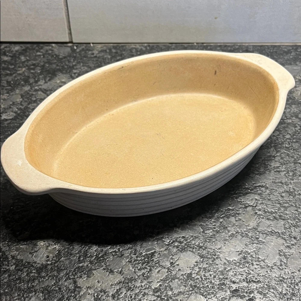 8” Pampered Chef Oval Stoneware Baking Dish. Ceramic coated. Pre-seasoned